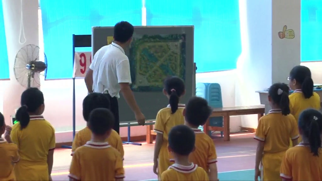 人教2011版体育与健康三至四年级《1.途中跑与呼吸节，》广东老师-市一等奖