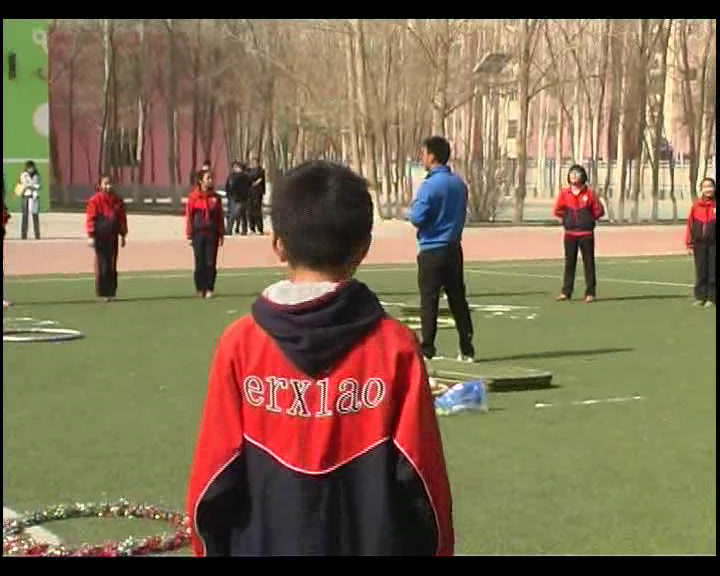 人教2011版体育与健康三至四年级《3.发展前滚翻能力，》青海赵老师-省一等奖
