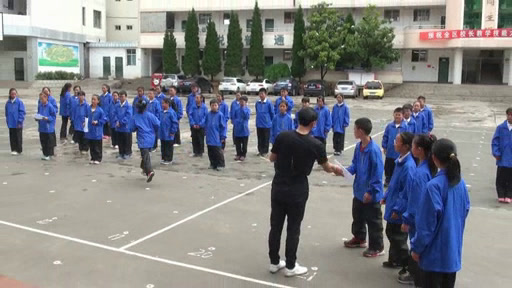 人教2011版体育与健康三至四年级《6.完整组合动作练习》云南李老师-省一等奖
