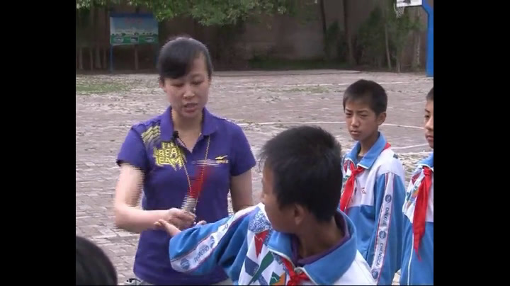 人教2011版体育与健康三至四年级《1.3040米迎面接力，》甘肃李老师-市一等奖