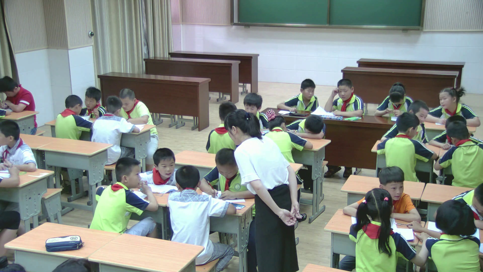 北师大版数学五上《分饼》安徽熊老师-全国一等奖