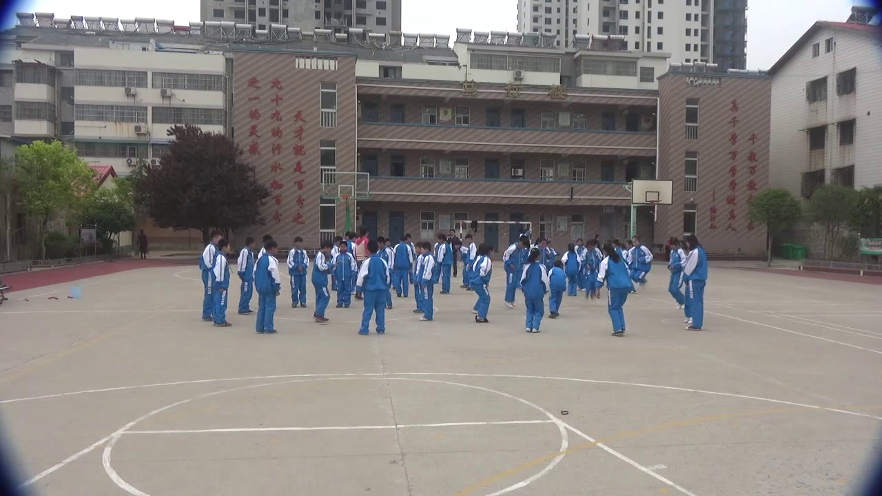 人教2011版体育与健康五至六年级《5.蹲踞式跳远考核》安徽老师-市一等奖