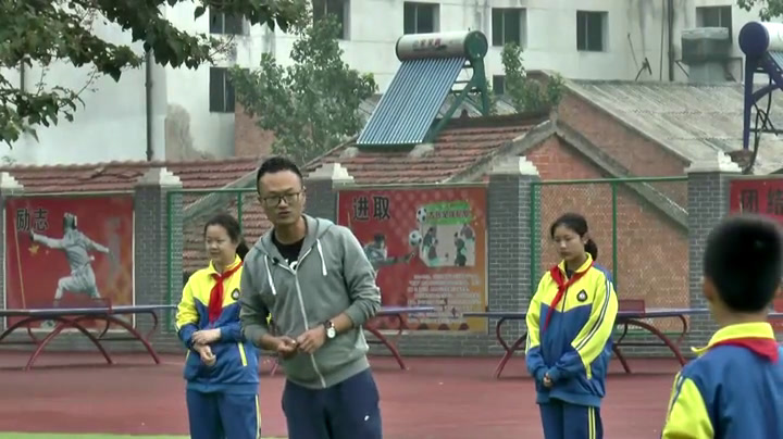 人教2011版体育与健康五至六年级《3.脚背正面射门及，》湖北熊老师-省一等奖