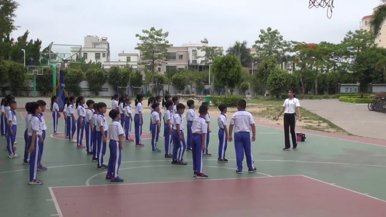 人教2011版体育与健康三至四年级《1.校园集体舞嘿，》广东朱老师-省一等奖