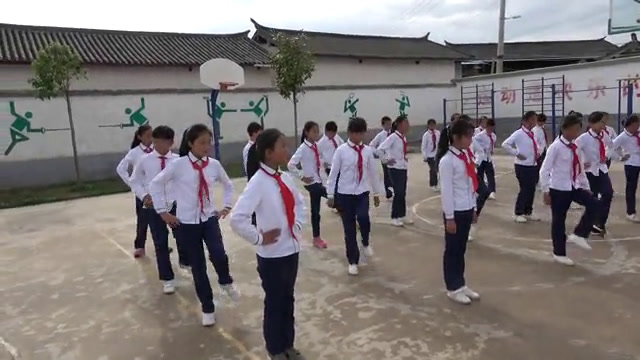 人教2011版体育与健康三至四年级《1.校园集体舞嘿，》云南老师-省一等奖
