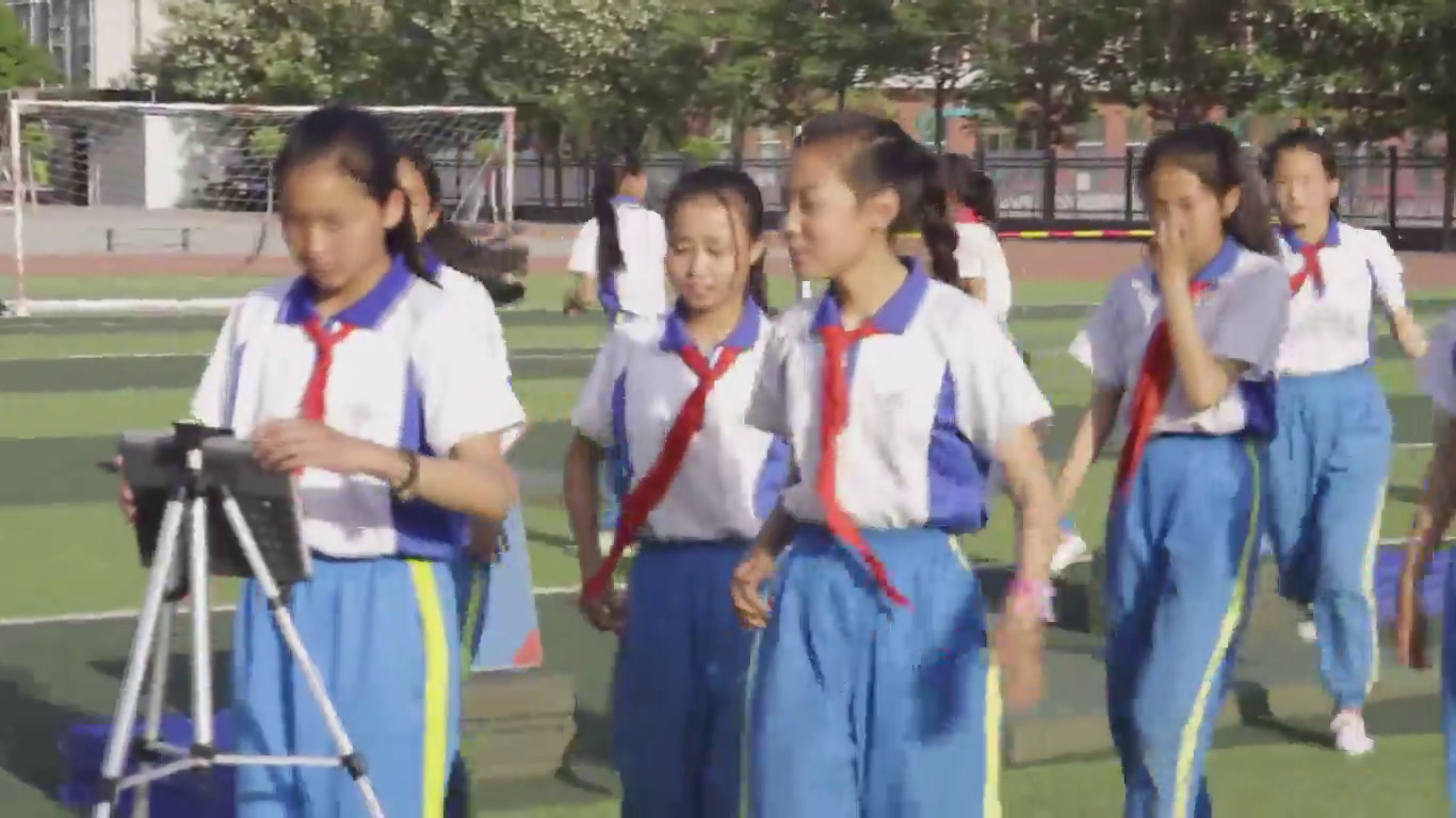 人教2011版体育与健康五至六年级《3.跨越式跳高考核》宁夏王老师-全国一等奖