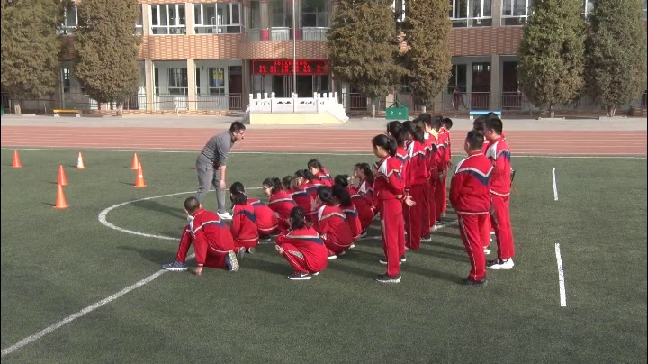 人教2011版体育与健康五至六年级《12.发展奔跑能力的游戏》内蒙张老师-省一等奖