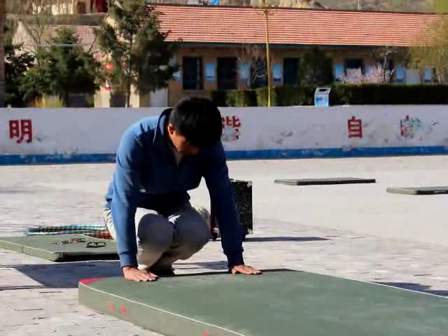 人教2011版体育与健康五至六年级《5.发展滚动、滚翻，》甘肃老师-市一等奖