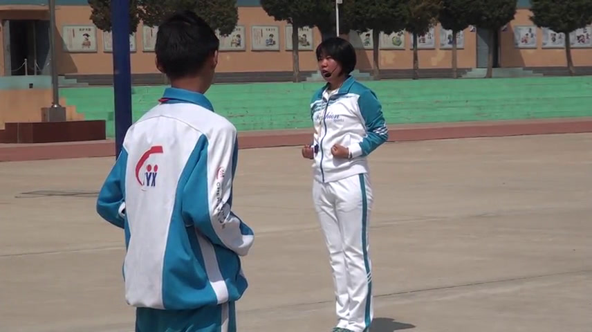 人教2011版体育与健康五至六年级《5.弓步撩掌》辽宁韩老师-市一等奖