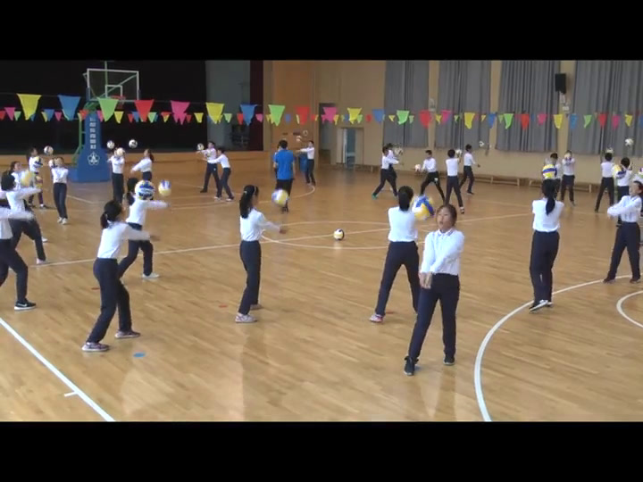 人教2011版体育与健康五至六年级《4.发展排球活动能，》浙江邹老师-省一等奖