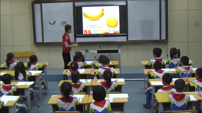 湘美版美术一上《2.绕绕涂涂》湖南倪老师-全国一等奖