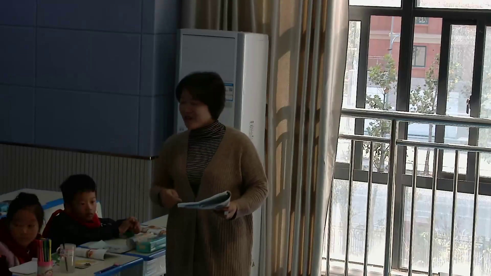 湘美版美术二上《4.顶天立地》安徽陶老师-市一等奖