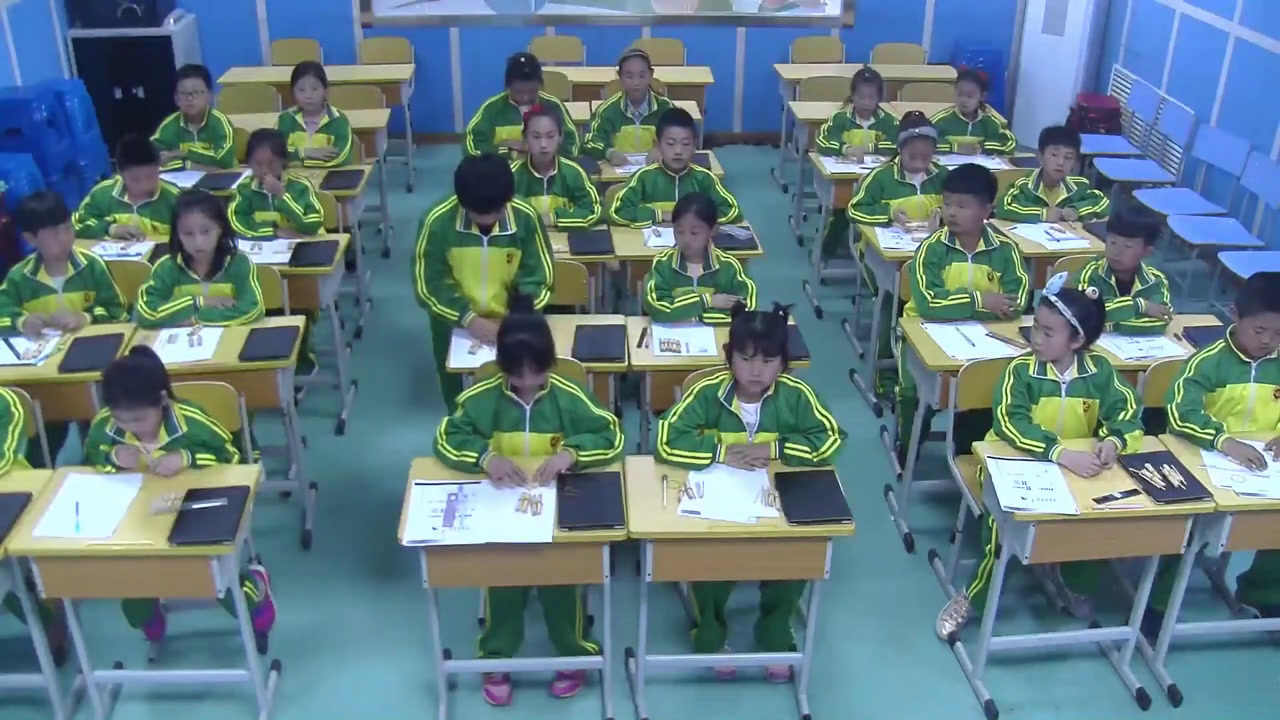 苏教版数学三上《5.笔算两位数除以一位数（首位不能整除）》辽宁赵老师-市一等奖