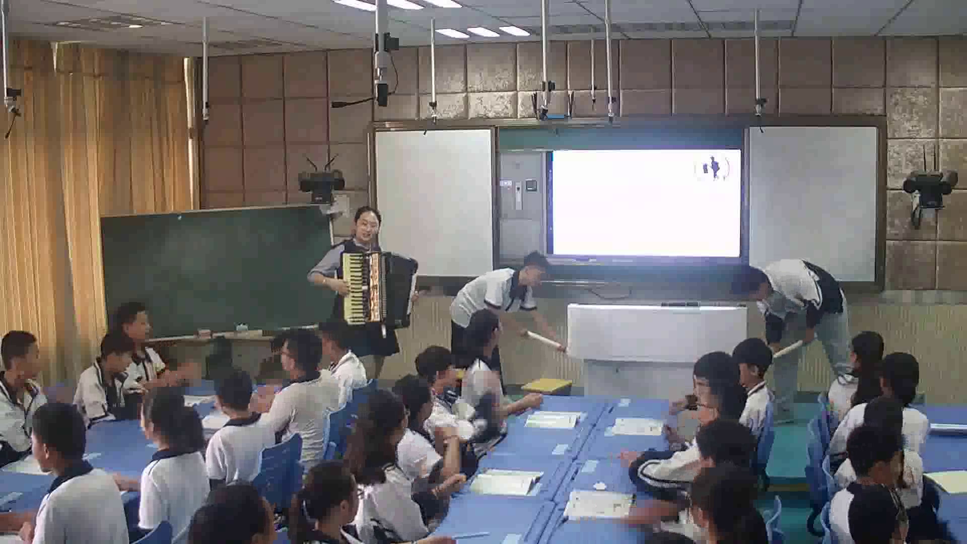 人音版音乐七下《☆锄头舞歌》安徽张老师-市一等奖
