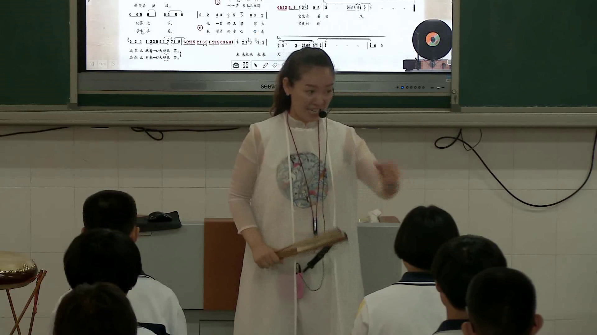 人教版音乐九上《前门情思——大碗茶》河南老师-