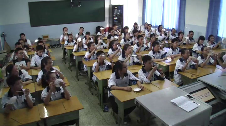 人教版音乐九下《音乐体裁发声练习视唱》四川杜老师-省一等奖