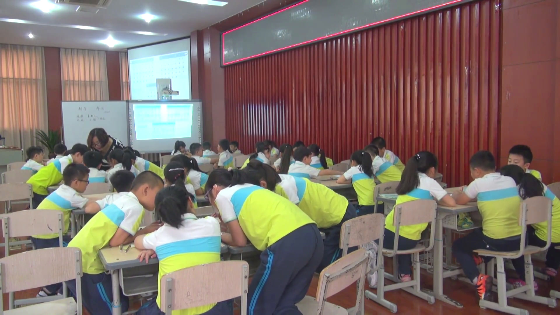 西南师大版数学三上《综合与实践做一个家庭年历》重庆廖老师-县级优课