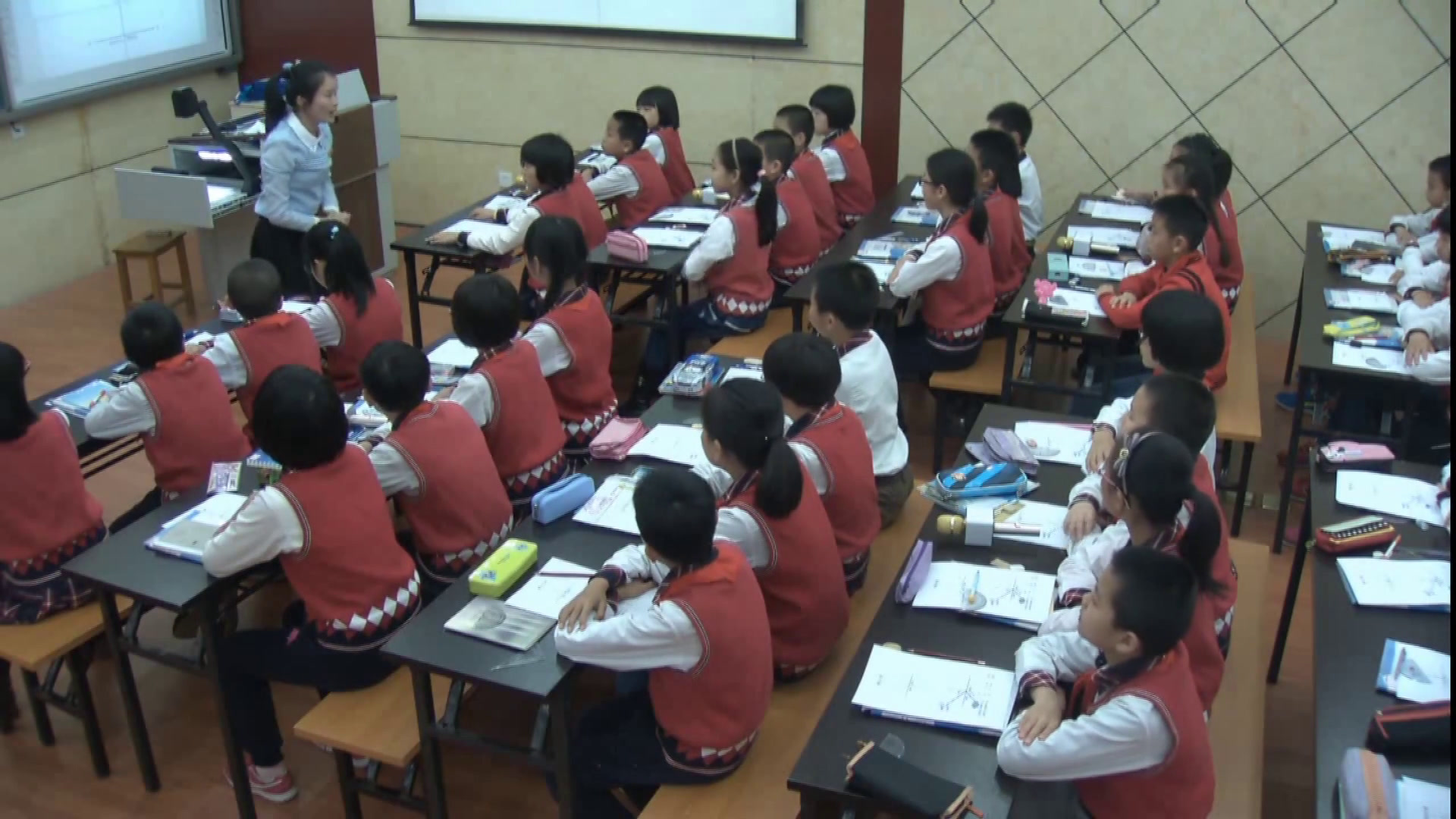 西南师大版数学六上《确定物体的位置》福建连老师-全国一等奖