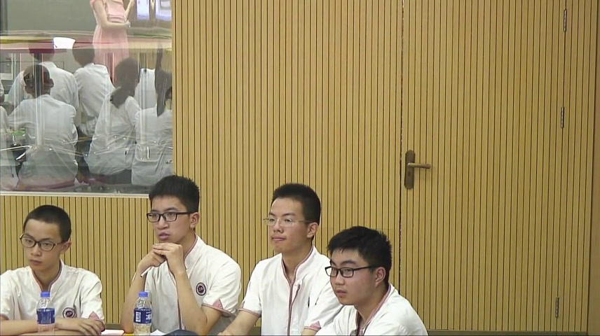 初中安全教育7—9年级《预防和应对意外道路交通伤害事故》江西喻老师-市一等奖