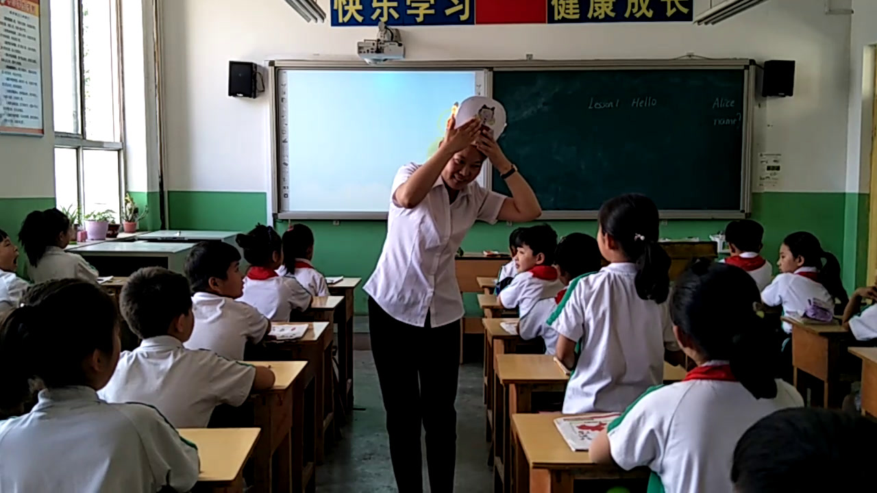 冀教版英语三上《lesson01Hello》河北卢老师-市一等奖