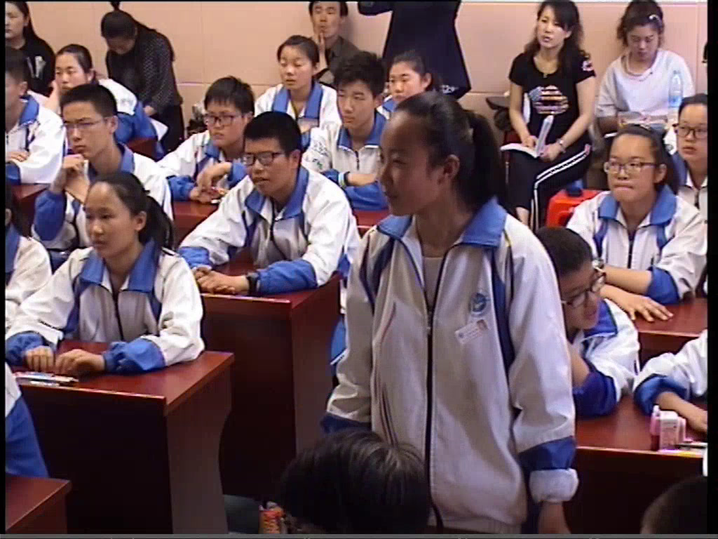 人美版美术七下《6.学习服装的色彩搭配》内蒙段老师-省一等奖
