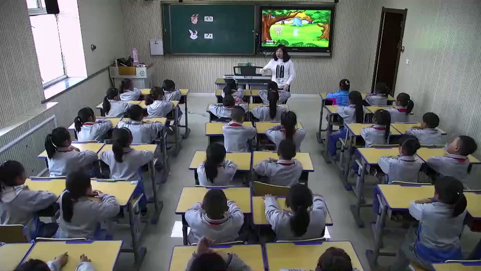 人教版音乐二上《歌表演　大鹿　》黑龙江柏老师-市一等奖