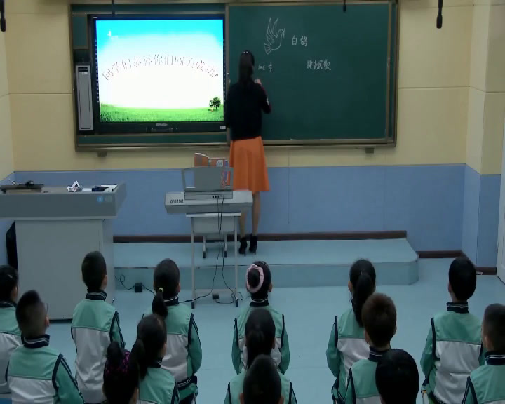 人教版音乐三上《唱歌　白鸽》内蒙张老师-县级优课