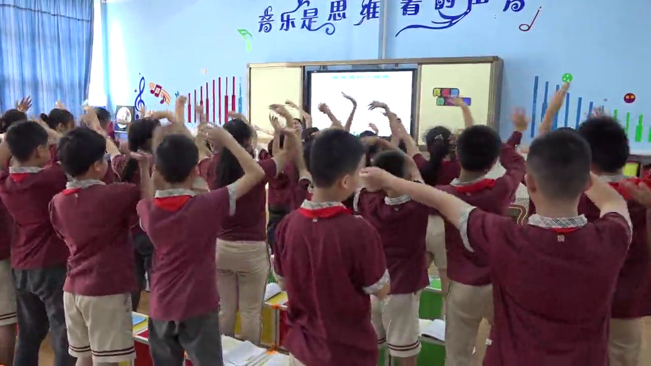 人教版音乐五上《唱歌　真善美的小世界》广东王老师-市一等奖