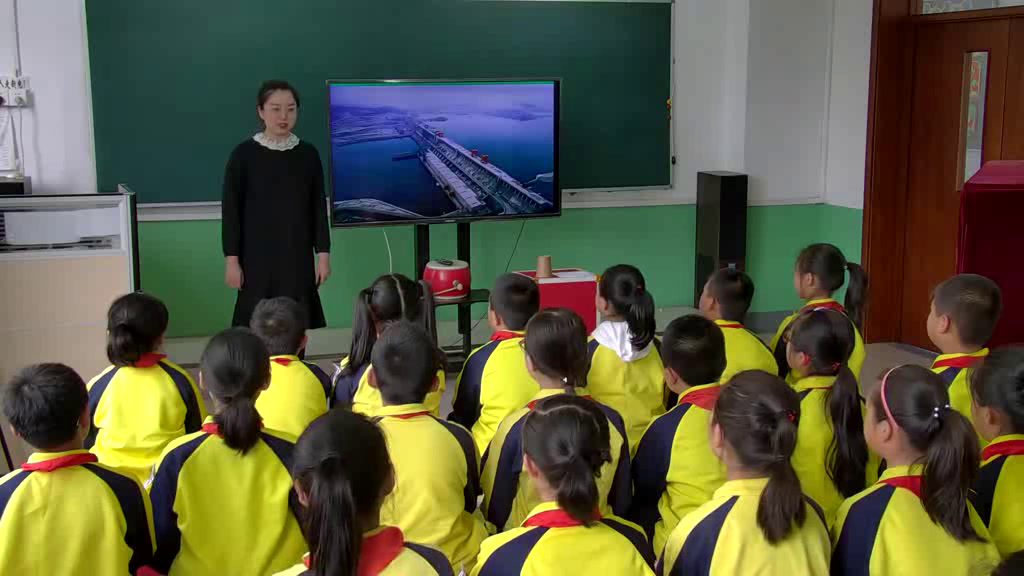 人教版音乐五上《唱歌　三峡的孩子爱三峡》辽宁栾老师-市一等奖