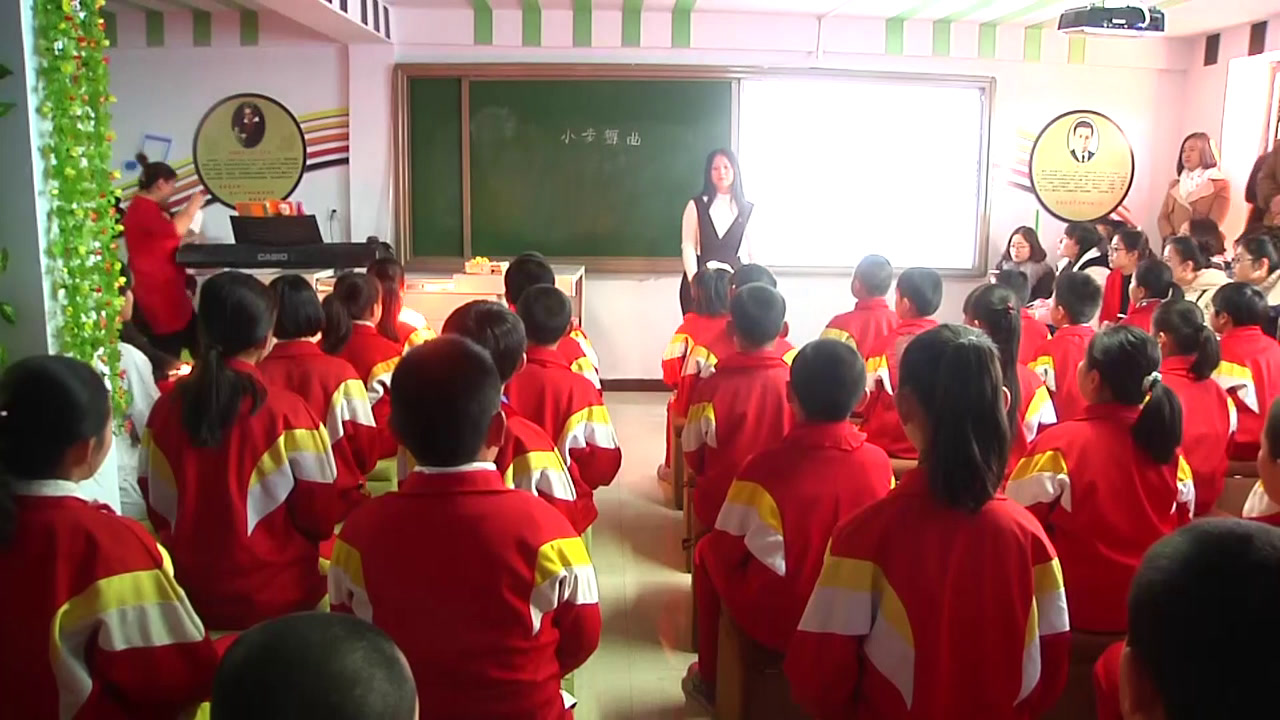人教版音乐五上《唱歌　小步舞曲》内蒙王老师-全国一等奖