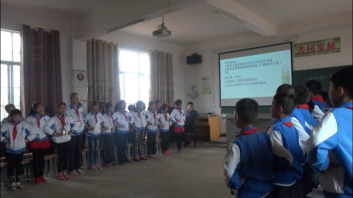 人教版音乐五上《唱歌　三峡的孩子爱三峡》江西陈老师-市一等奖
