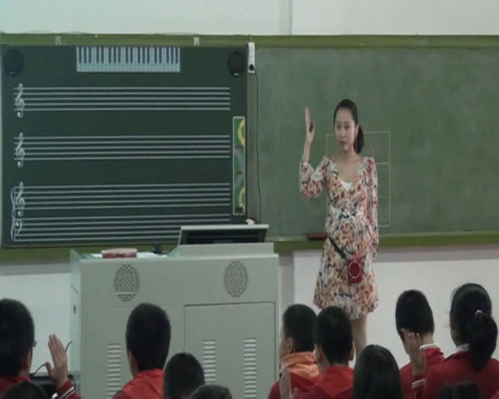 人教版音乐六上《唱歌　美丽的夏牧场》重庆陶老师-省一等奖