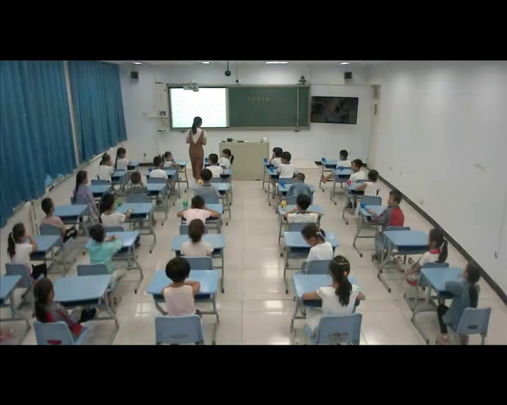 湘文艺版本音乐二上《（听赏）在钟表店里》河北王老师-县级优课