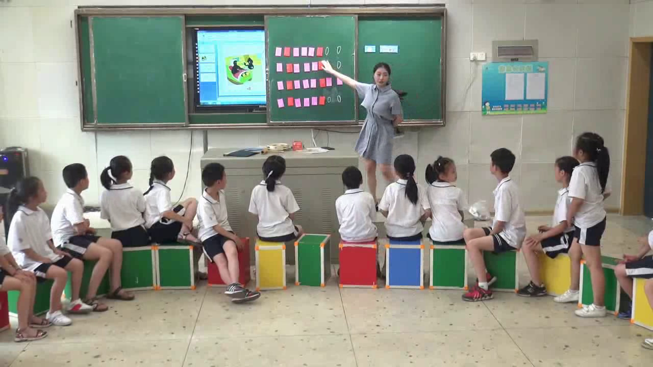 湘文艺版本音乐三上《（音乐游戏）小乌鸦爱妈妈》湖南金老师-县级优课