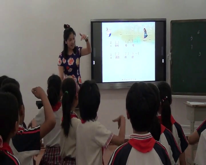 苏少版音乐四上《唱捉泥鳅水花花，泥巴巴》江苏夏老师-市一等奖