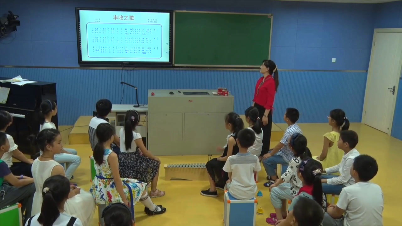 苏少版音乐四上《唱丰收之歌打麦号子》江苏吴老师-全国一等奖