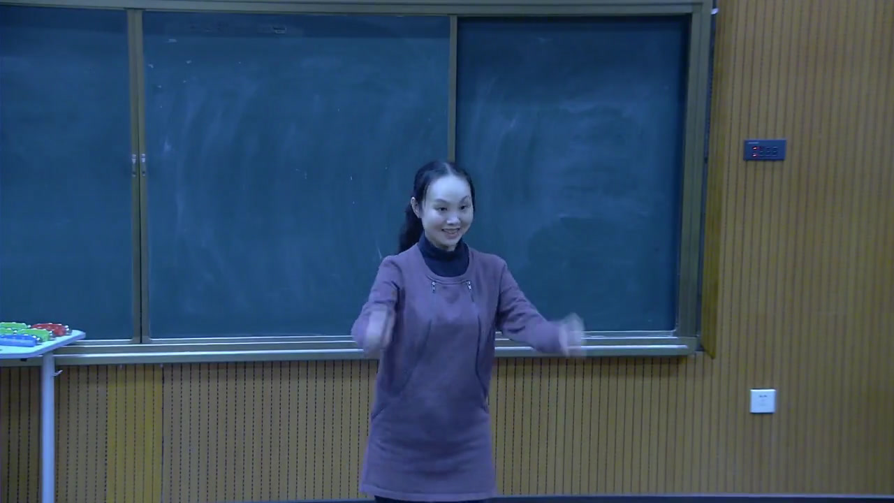 花城粤教版音乐二上《欣赏管弦乐曲《在钟表店里》》广东杨老师-县级优课