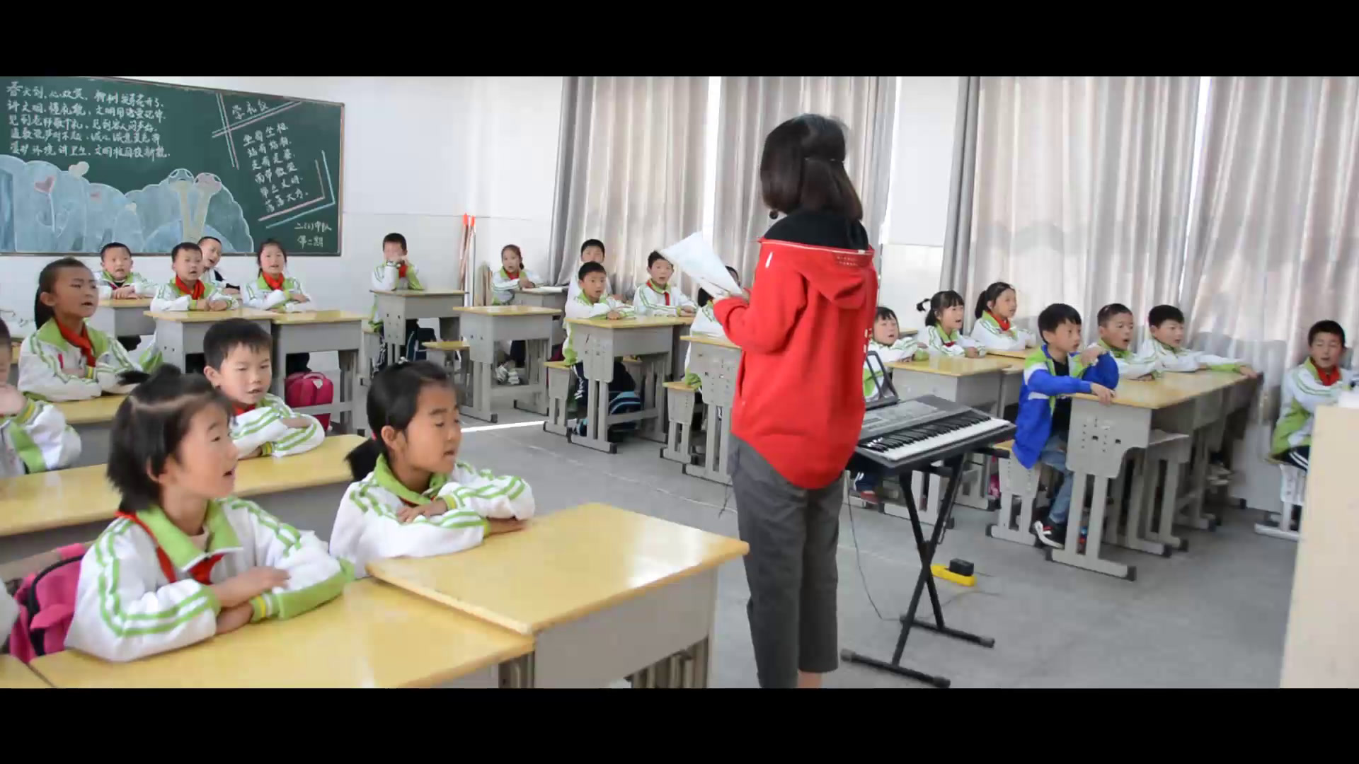 花城粤教版音乐二上《歌曲《稻草里的火鸡》》陕西丁老师-县级优课