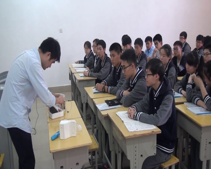 人教版物理必修2《10.能量守恒定律与能源》江西胡老师-省一等奖