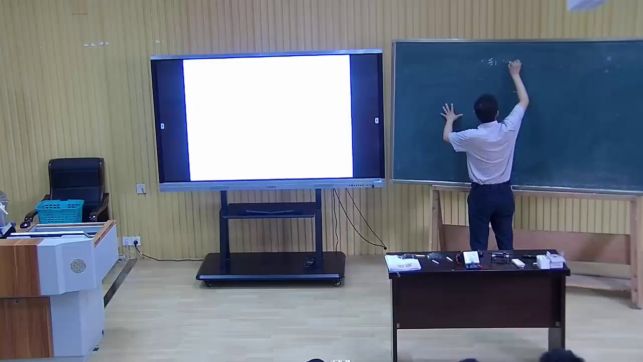 人教版物理选修1—1《五、电流和电源》江苏刘老师-市一等奖