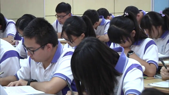 人教版物理选修3—1《9　带电粒子在电场中的运动》天津王老师-省一等奖
