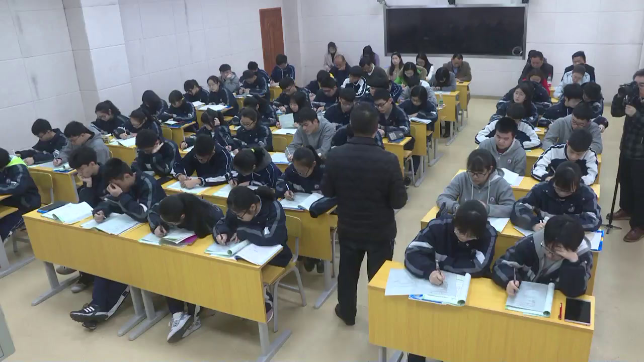 人教版物理选修3—4《3　波长、频率和波速》湖南胡老师-全国一等奖