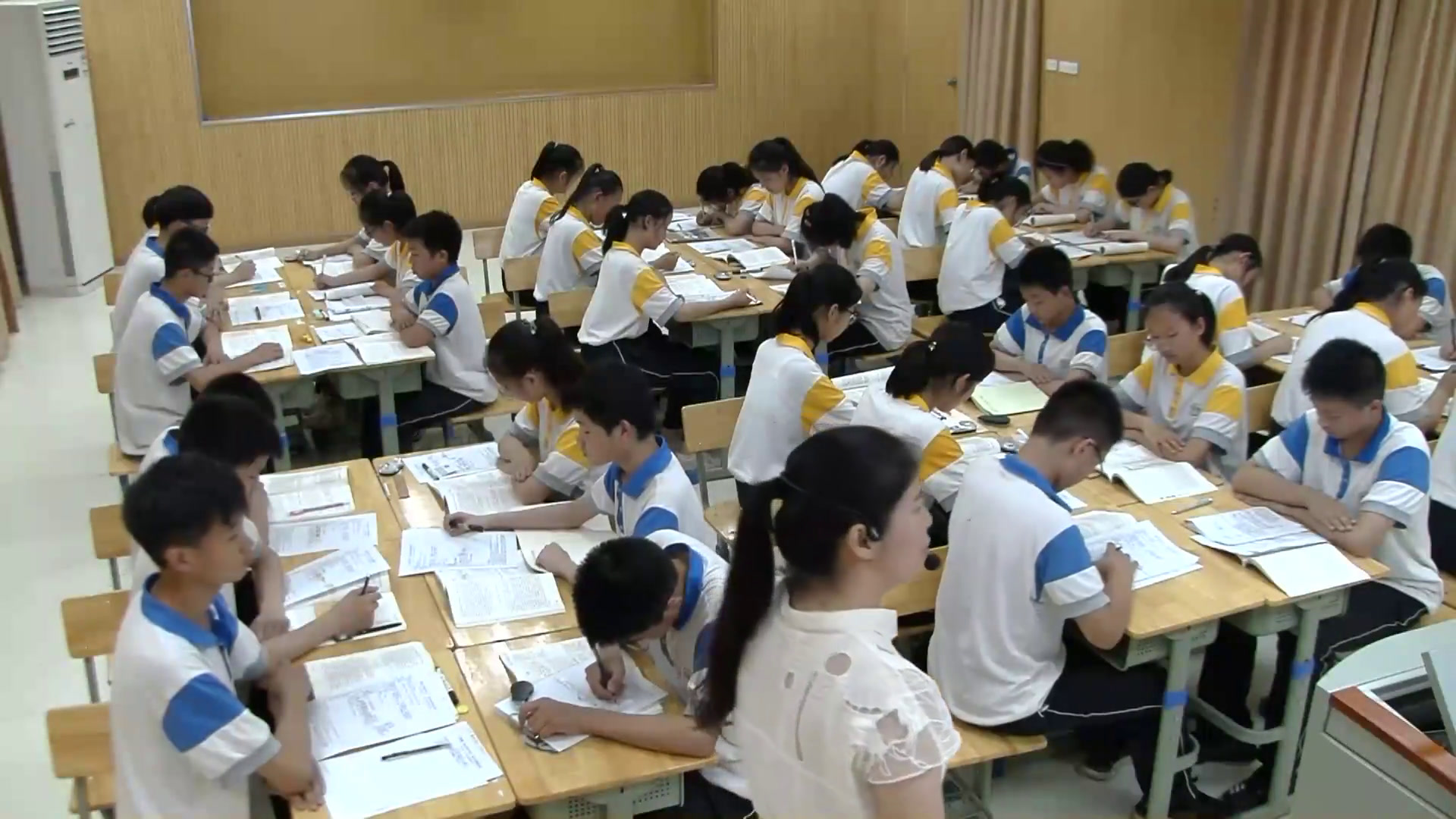 部编版语文九下《定风波（莫听穿林打叶声）》湖北丁老师-省一等奖