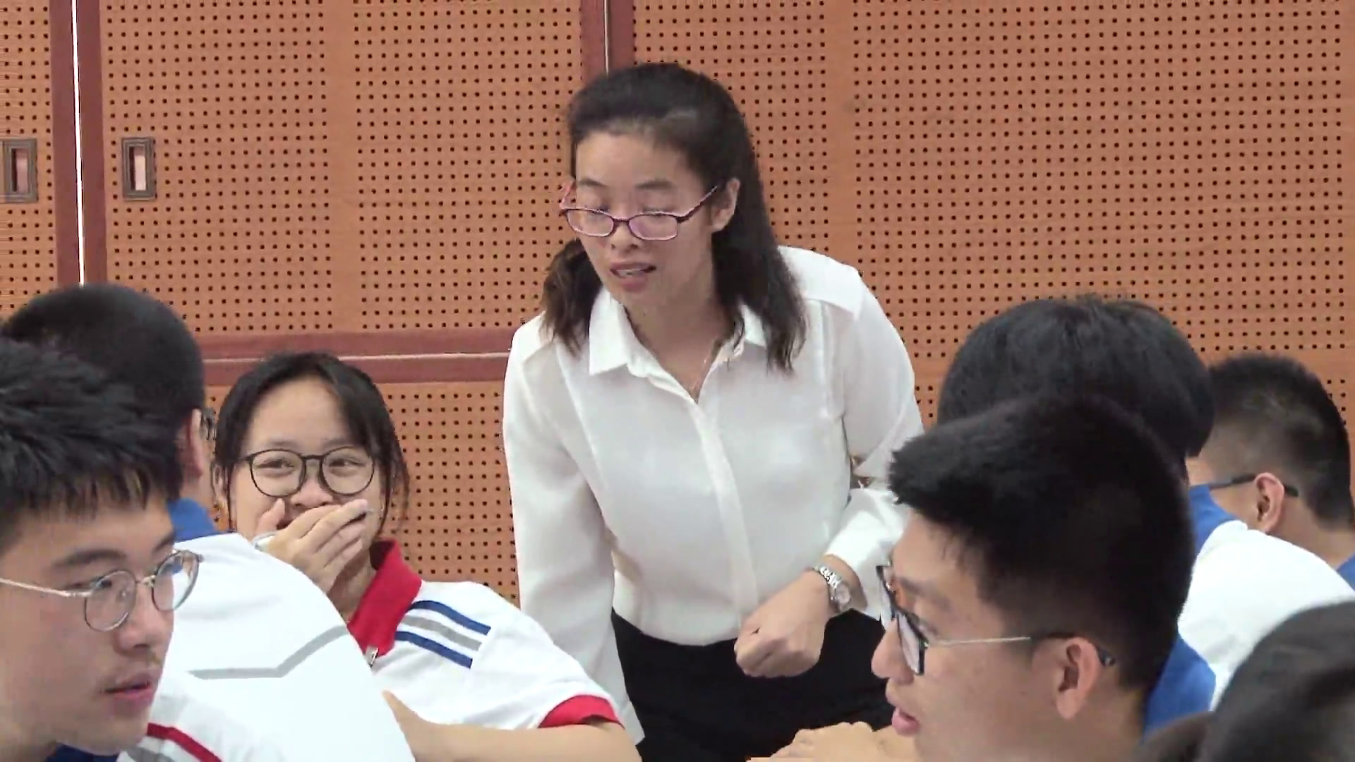 人教版政治必修2《国际关系的决定性因素国家利益》福建陈老师-省一等奖