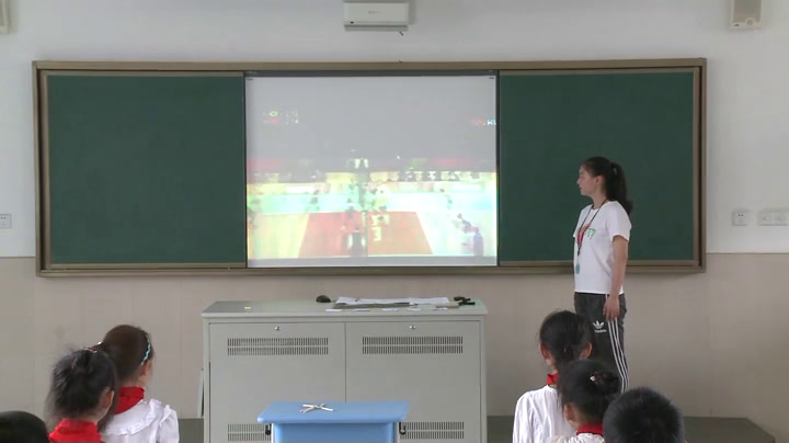 一二年级体育《合作意识与能力-讲解》江苏仇老师-全国一等奖