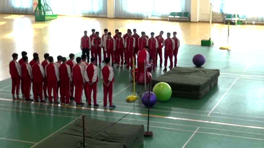 人教版高中体育《1.背越式跳高》辽宁老师-市一等奖