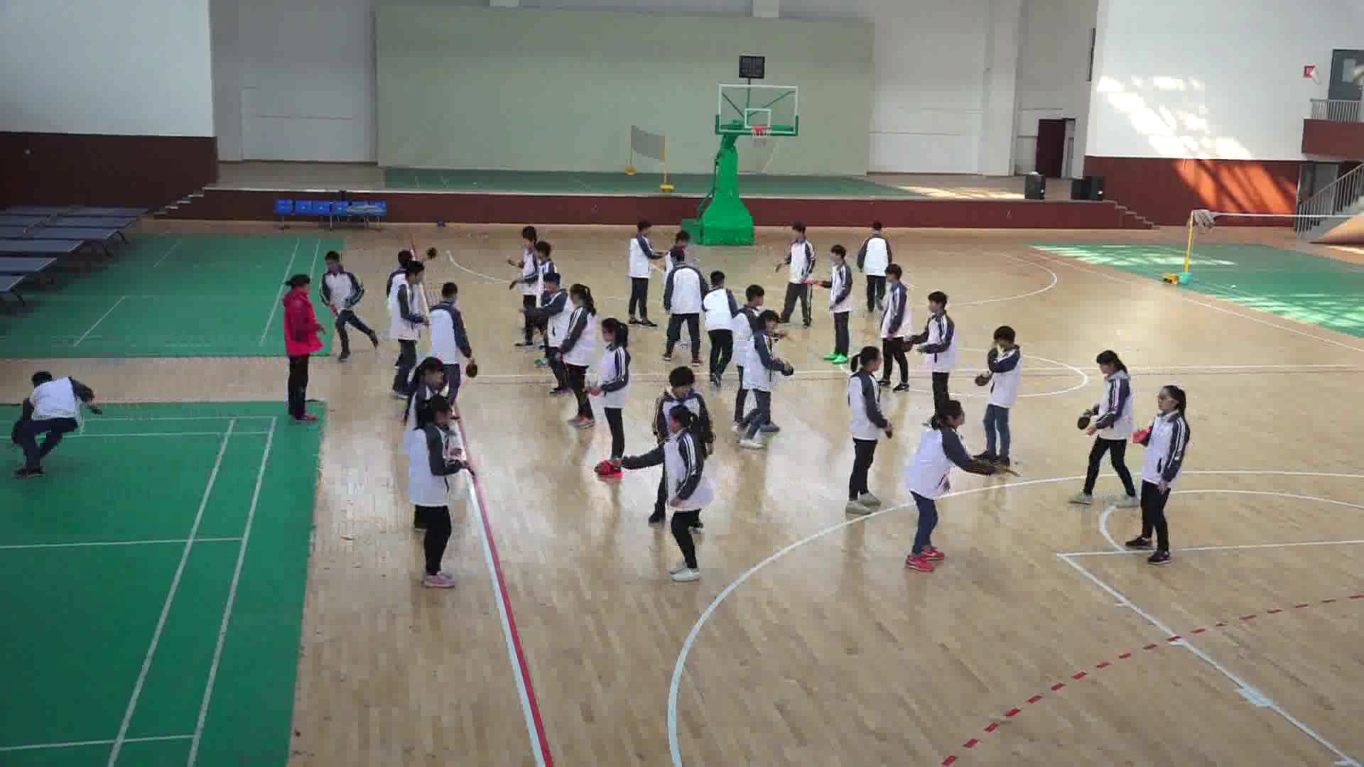人教版高中体育《挡球》安徽李老师-市一等奖