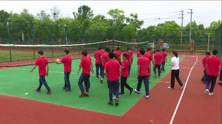 人教版高中体育《“心跟进”防守战术》浙江马老师-县级优课