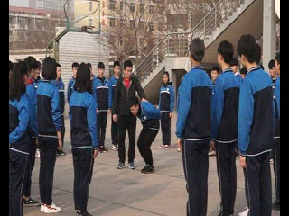 人教版高中体育《陆地直道、弯道模仿》河北江老师-县级优课