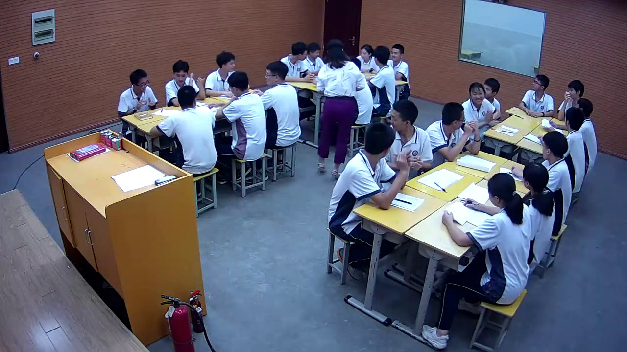 安全教育《预防和应对火灾伤害事故发生》江西刘老师-全国一等奖